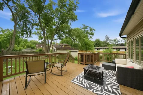 389 South Westgate Road Des Plaines IL 60016