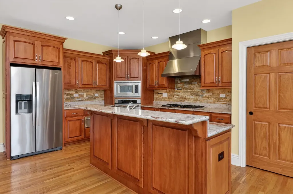 715 Marston Avenue Glen Ellyn IL 60137