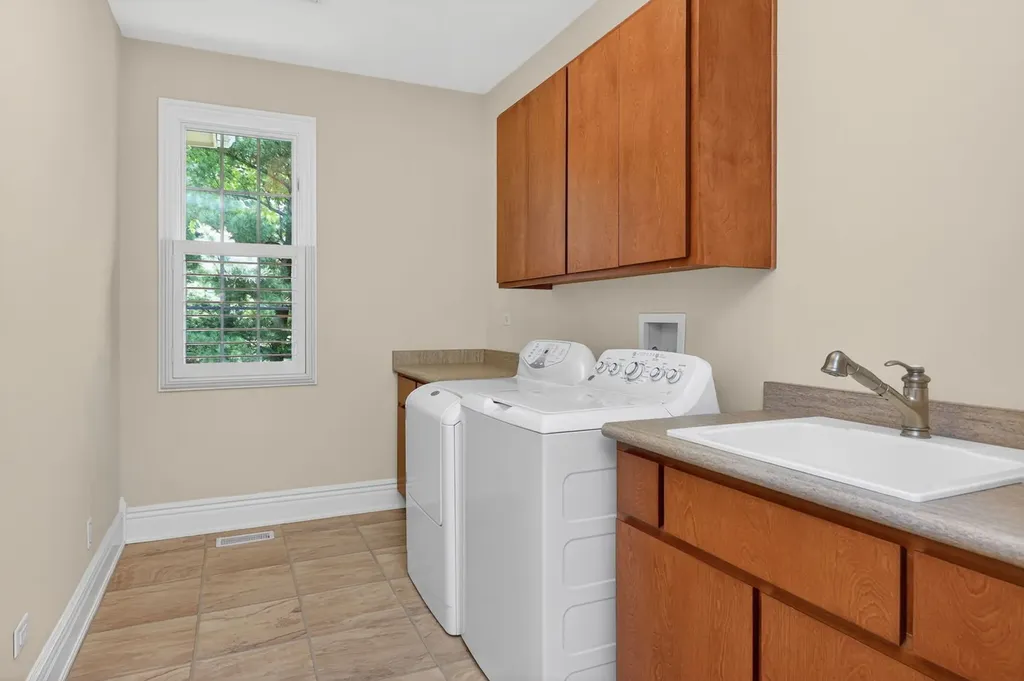 715 Marston Avenue Glen Ellyn IL 60137