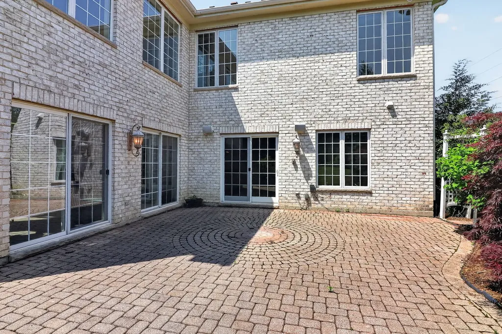 715 Marston Avenue Glen Ellyn IL 60137