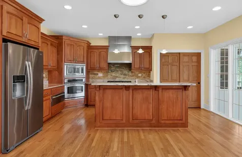 715 Marston Avenue Glen Ellyn IL 60137