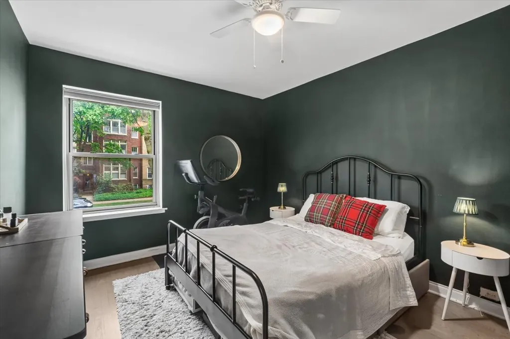 4939 North Wolcott Avenue Chicago IL 60640