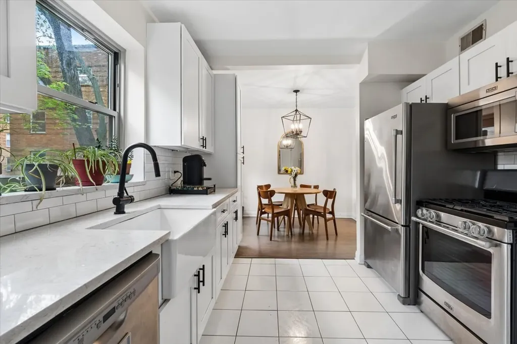 4939 North Wolcott Avenue Chicago IL 60640