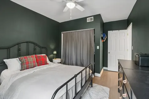 4939 North Wolcott Avenue Chicago IL 60640