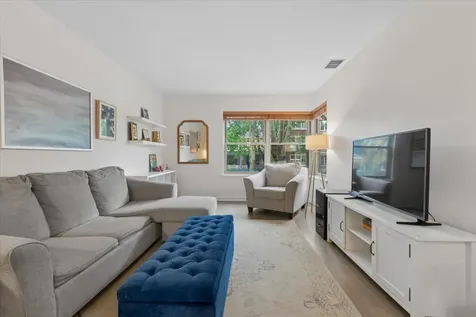4939 North Wolcott Avenue Chicago IL 60640