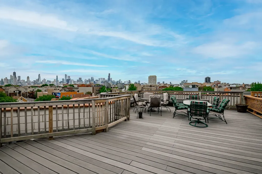 1621 West North Avenue Chicago IL 60622