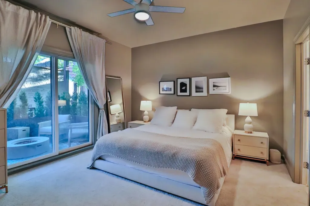 1109 West Cornelia Avenue Chicago IL 60657