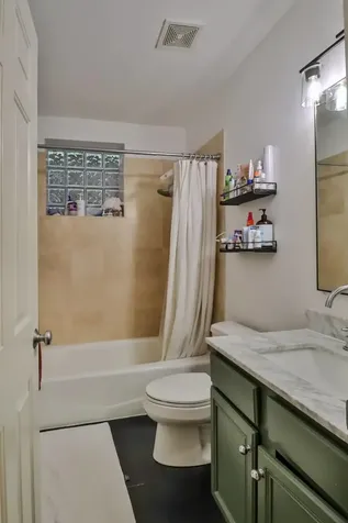 1109 West Cornelia Avenue Chicago IL 60657