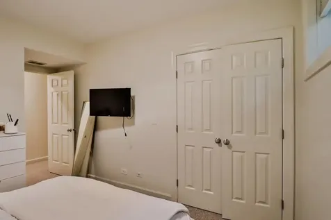 1109 West Cornelia Avenue Chicago IL 60657