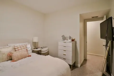1109 West Cornelia Avenue Chicago IL 60657