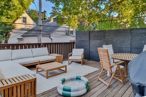1109 West Cornelia Avenue Chicago IL 60657