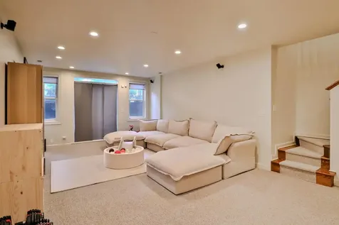 1109 West Cornelia Avenue Chicago IL 60657
