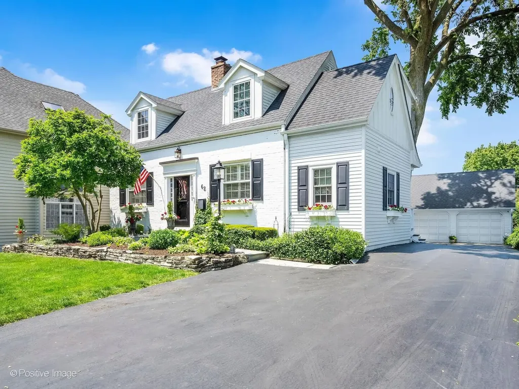 62 Waverly Avenue Clarendon Hills IL 60514