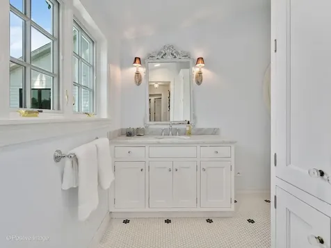 62 Waverly Avenue Clarendon Hills IL 60514