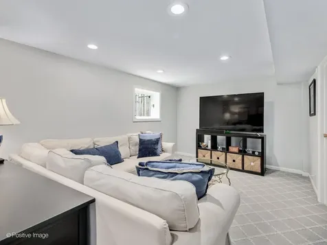 62 Waverly Avenue Clarendon Hills IL 60514