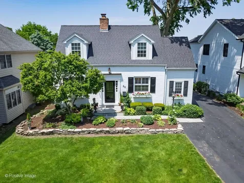 62 Waverly Avenue Clarendon Hills IL 60514