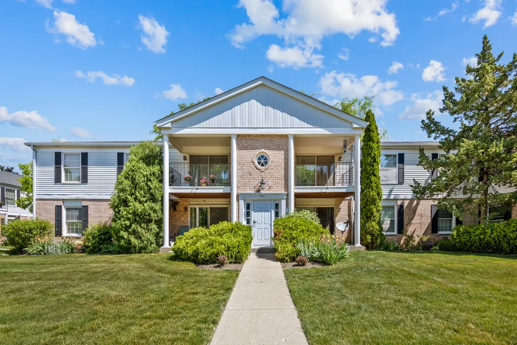 981 Golf Course Road Crystal Lake IL 60014