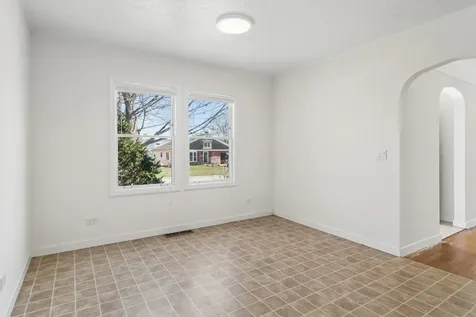 142 South Fremont Street Palatine IL 60067