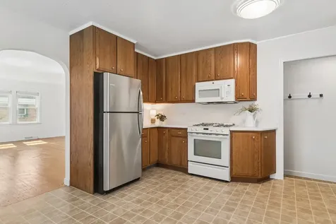 142 South Fremont Street Palatine IL 60067