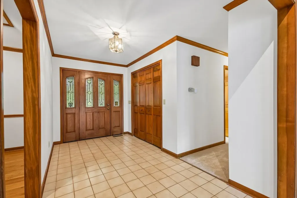 6S155 West Ridge Drive Aurora IL 60506