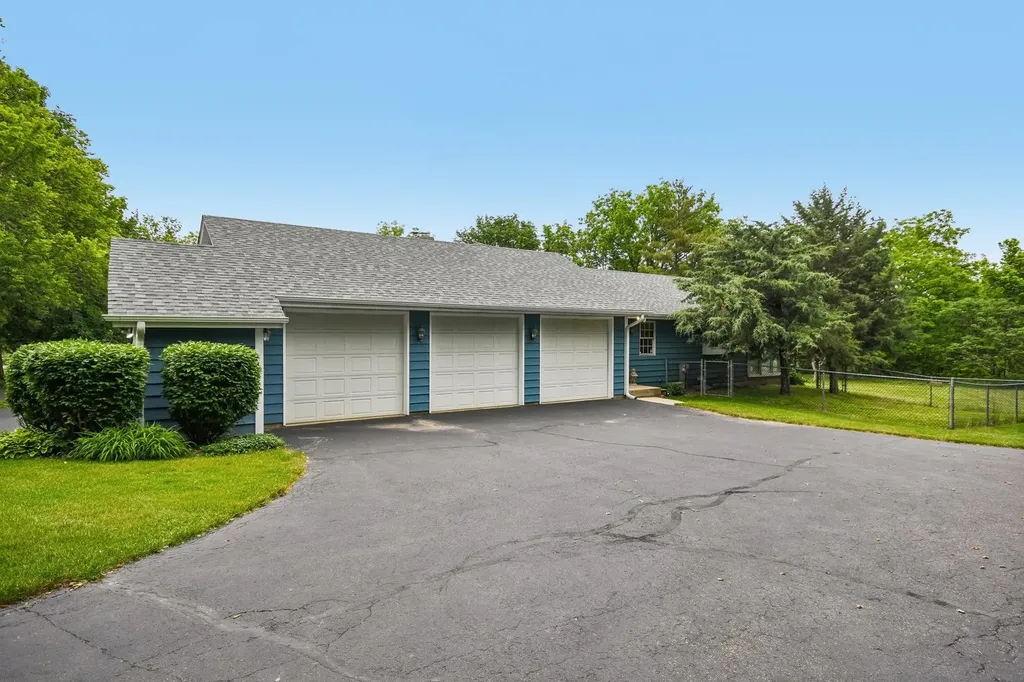 6S155 West Ridge Drive Aurora IL 60506