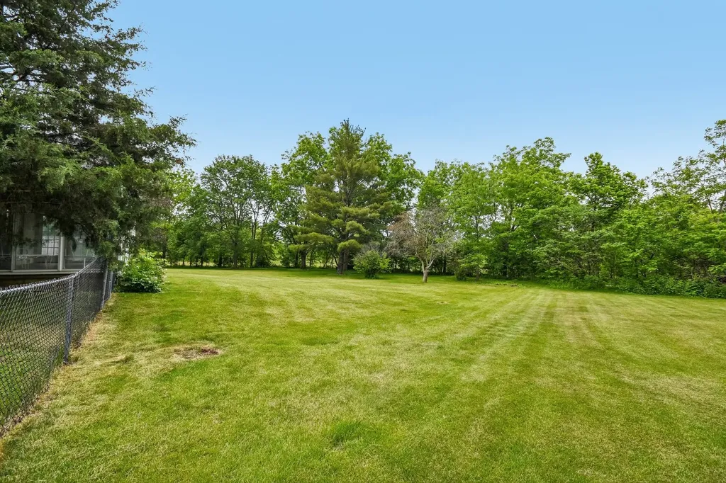 6S155 West Ridge Drive Aurora IL 60506