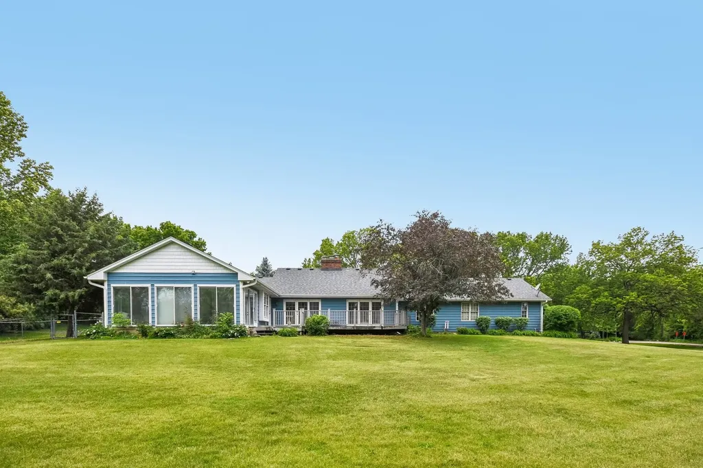 6S155 West Ridge Drive Aurora IL 60506