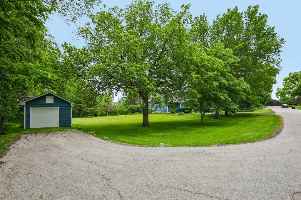 6S155 West Ridge Drive Aurora IL 60506