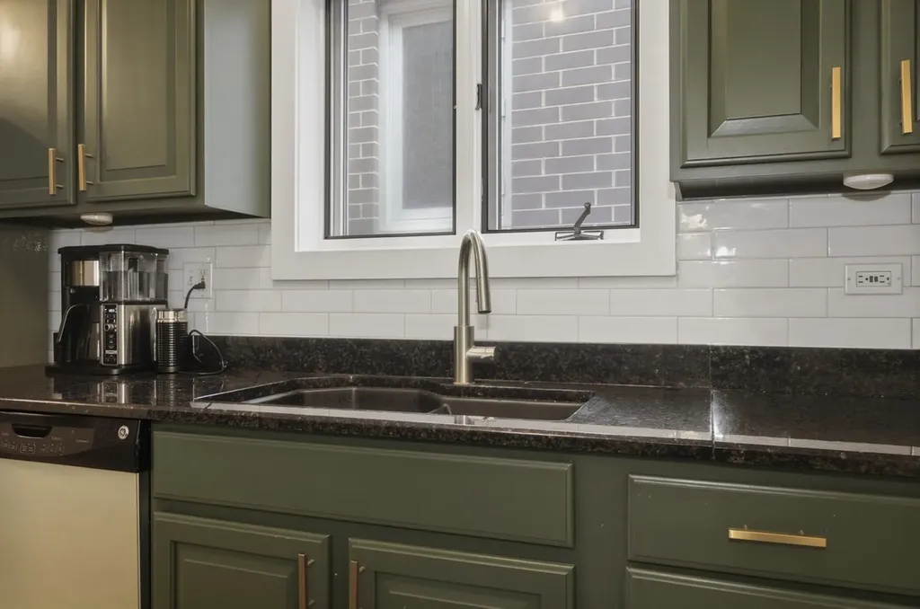1333 North Bosworth Avenue Chicago IL 60642