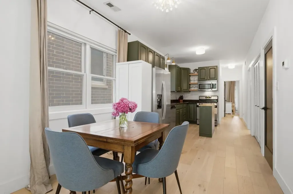 1333 North Bosworth Avenue Chicago IL 60642