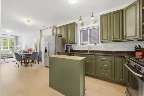 1333 North Bosworth Avenue Chicago IL 60642