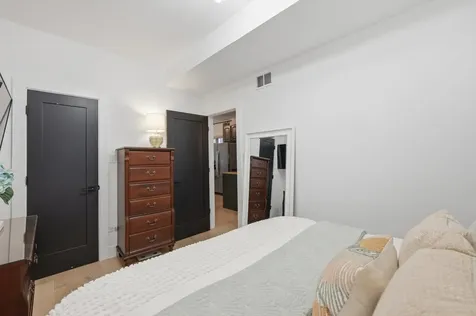 1333 North Bosworth Avenue Chicago IL 60642