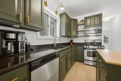 1333 North Bosworth Avenue Chicago IL 60642