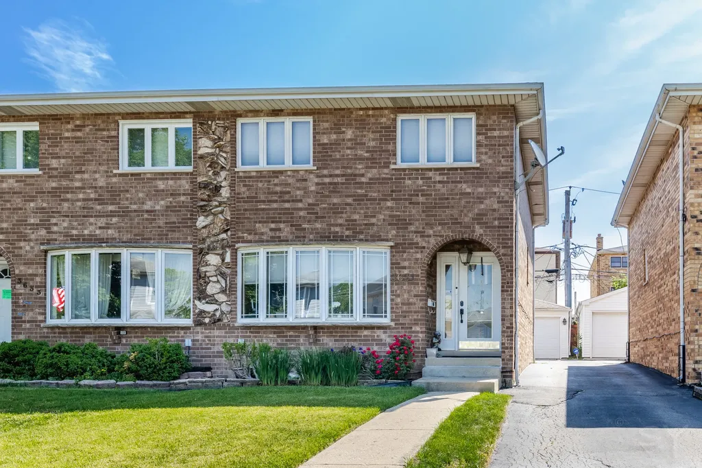 3631 North Pacific Avenue Chicago IL 60634
