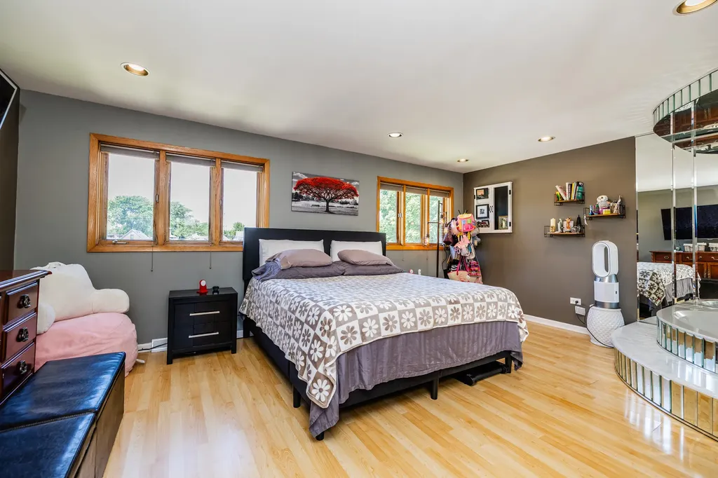3631 North Pacific Avenue Chicago IL 60634