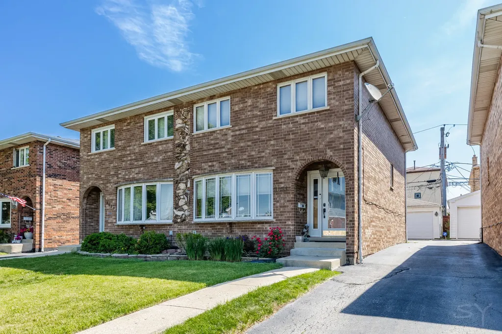 3631 North Pacific Avenue Chicago IL 60634