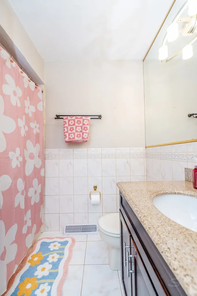 3631 North Pacific Avenue Chicago IL 60634