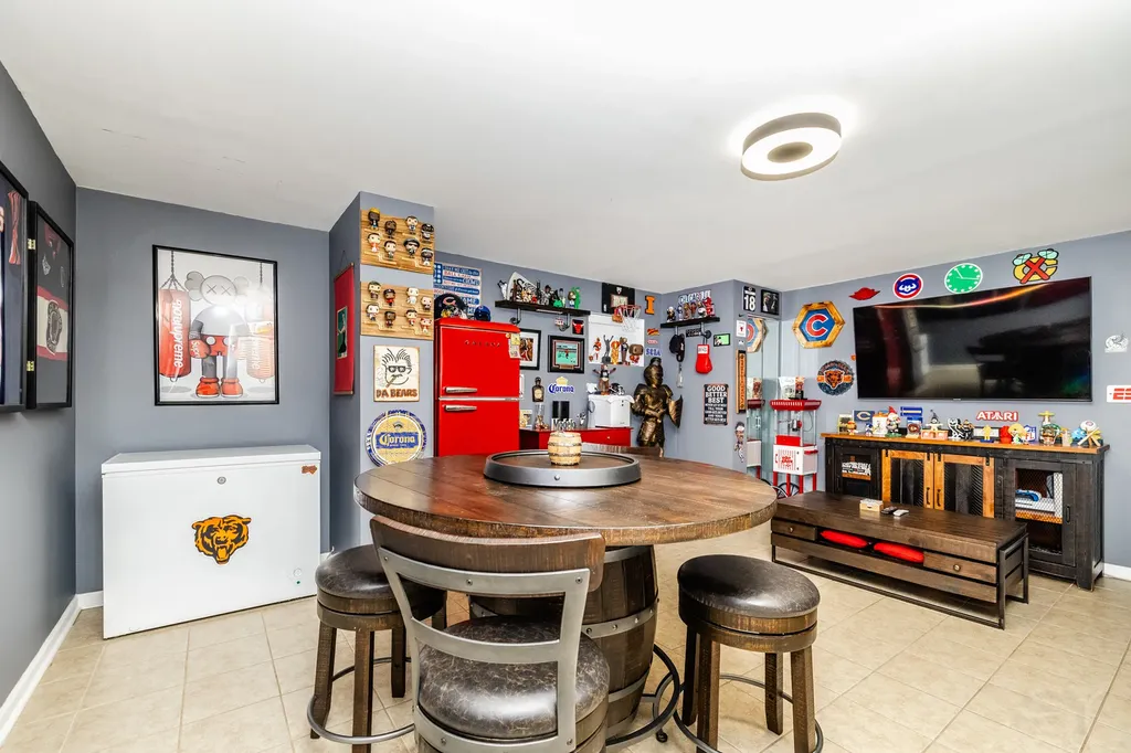 3631 North Pacific Avenue Chicago IL 60634
