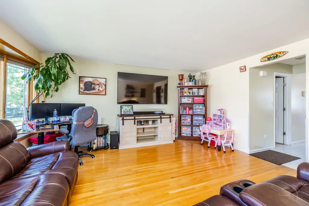 3631 North Pacific Avenue Chicago IL 60634