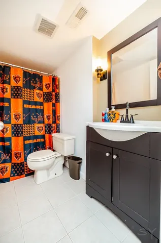 3631 North Pacific Avenue Chicago IL 60634