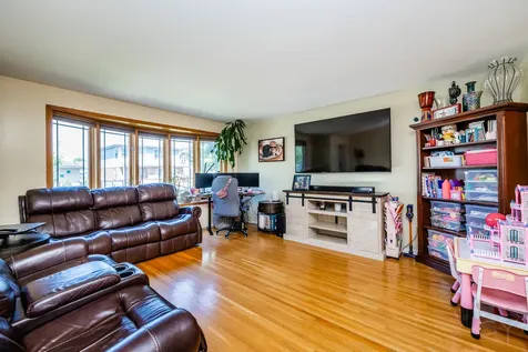 3631 North Pacific Avenue Chicago IL 60634