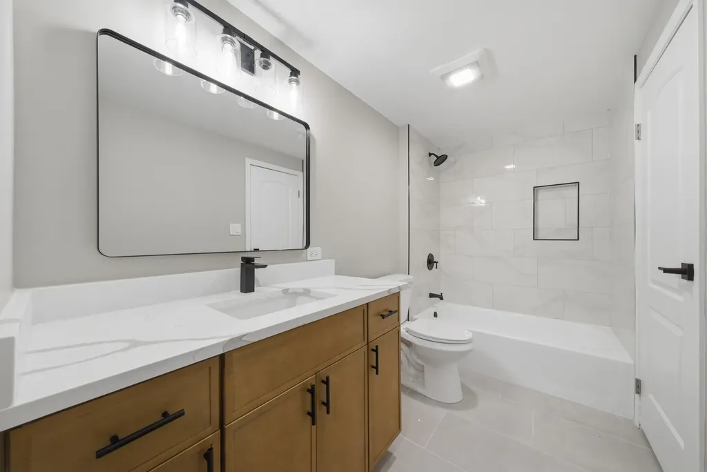 2S206 Mayfield Lane Glen Ellyn IL 60137
