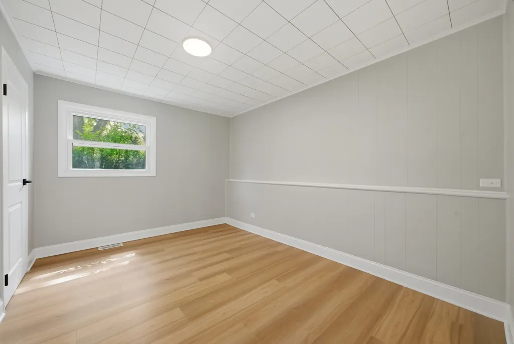 2S206 Mayfield Lane Glen Ellyn IL 60137