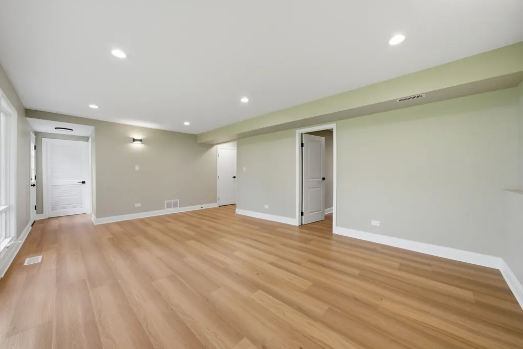 2S206 Mayfield Lane Glen Ellyn IL 60137