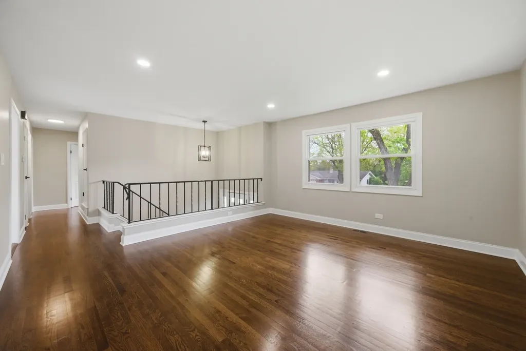 2S206 Mayfield Lane Glen Ellyn IL 60137