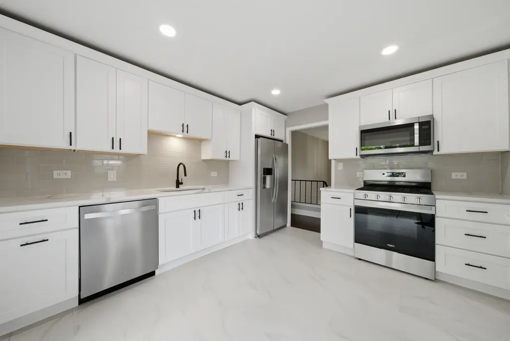2S206 Mayfield Lane Glen Ellyn IL 60137