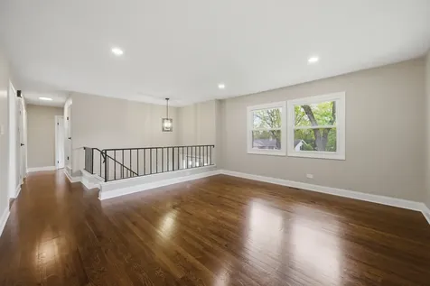 2S206 Mayfield Lane Glen Ellyn IL 60137