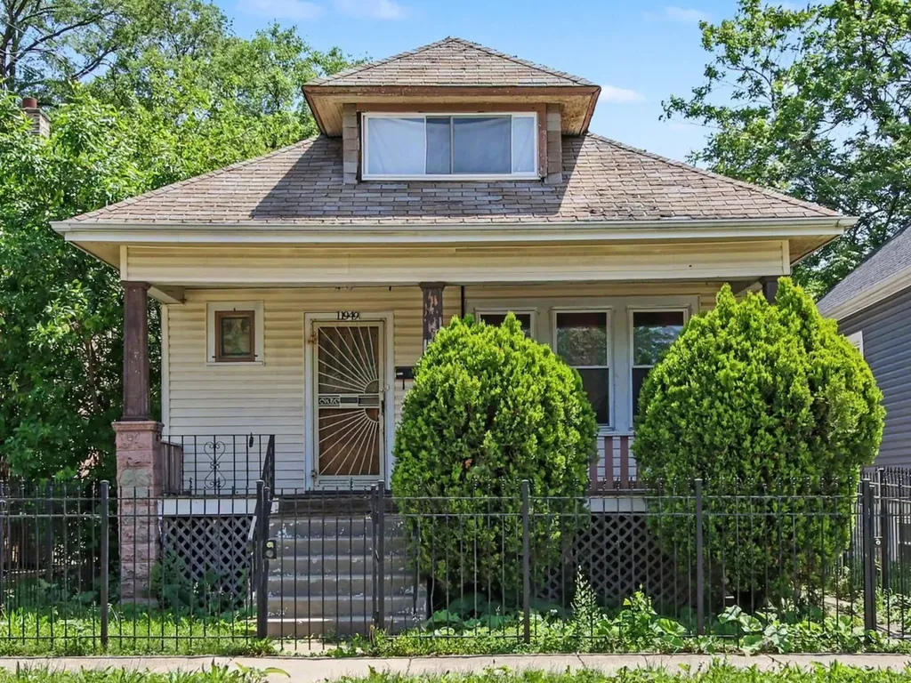 11949 South Lafayette Avenue Chicago IL 60628