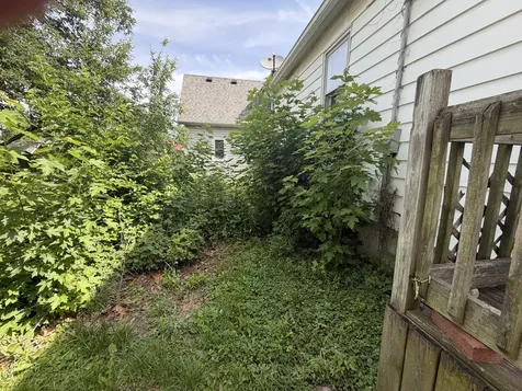 411 North Monroe Street Clinton IL 61727