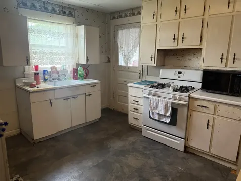 411 North Monroe Street Clinton IL 61727